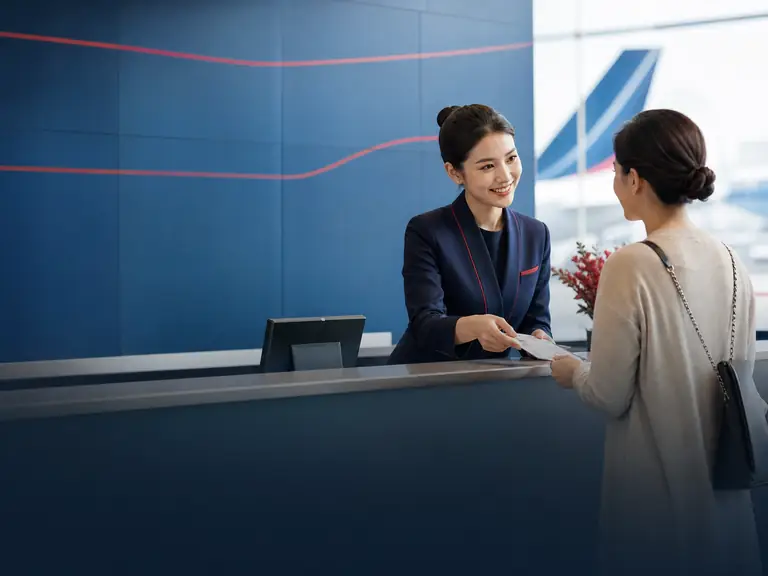 Nhân viên tư vấn hành trình Air China